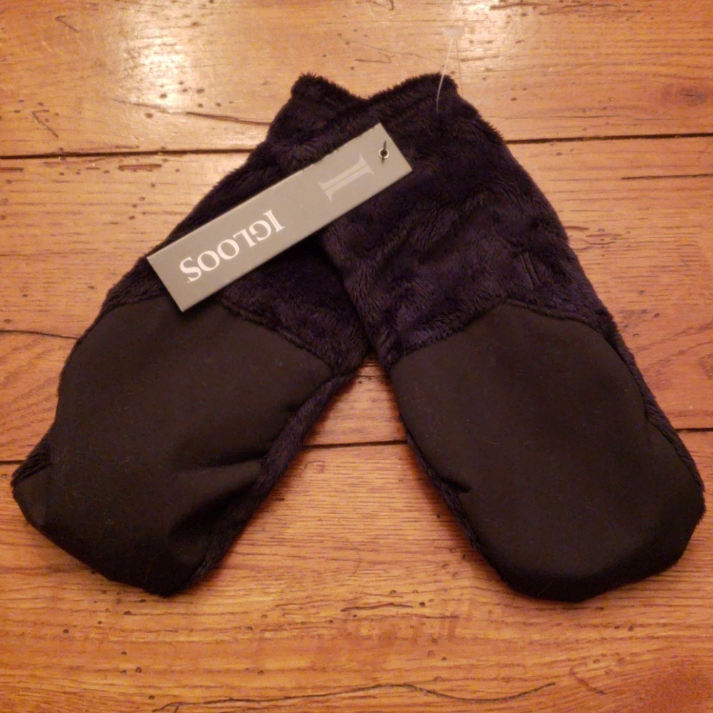 NWT - Igloos Women's Mittens......Sz. S/M